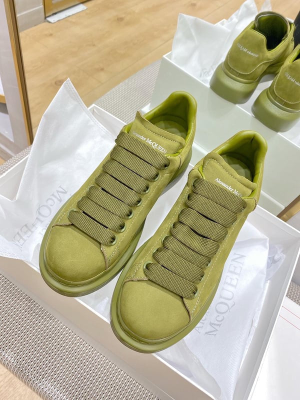Alexander McQueen Oversized sneakers