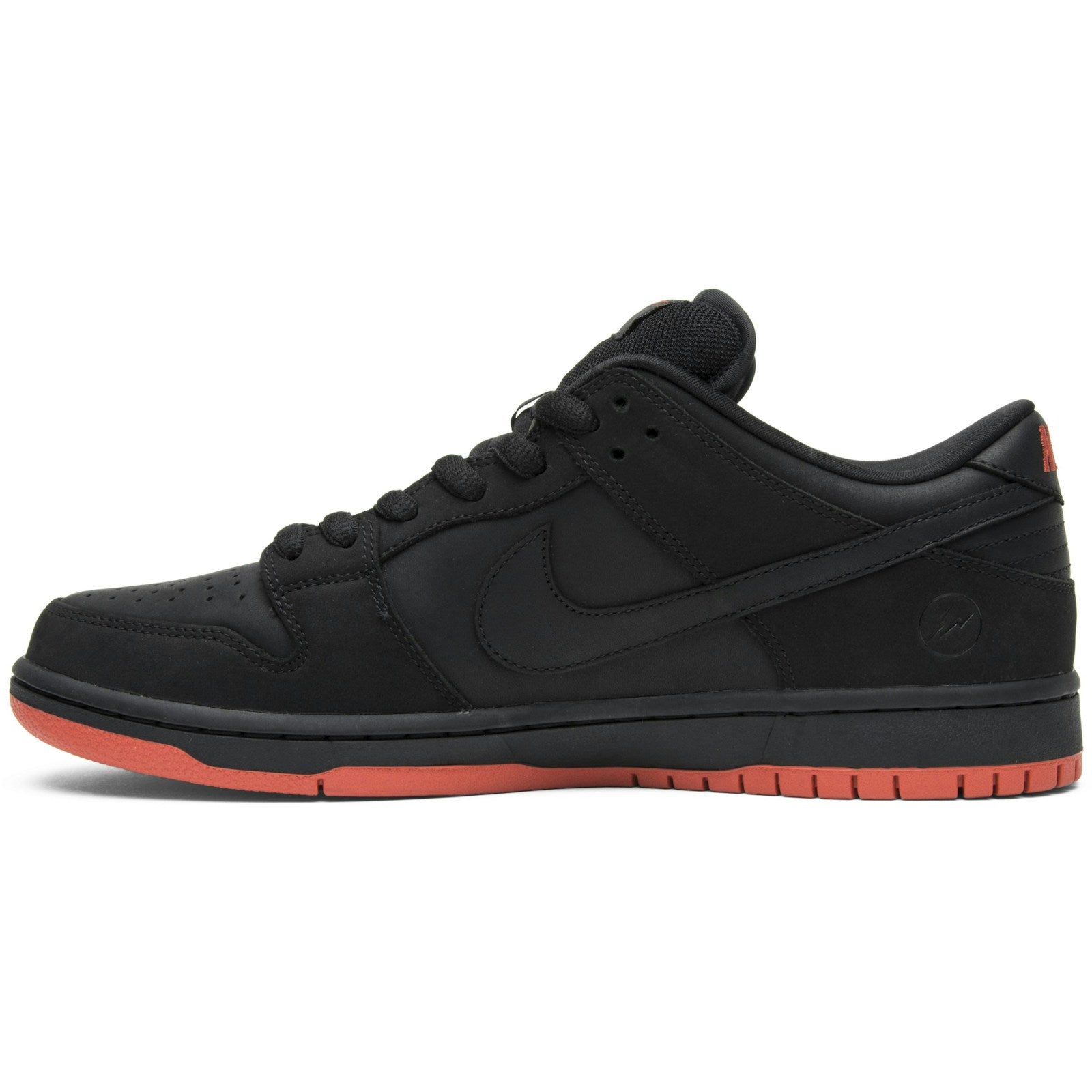 NIKE SB DUNK LOW PRO ‘BLACK PIGEON’