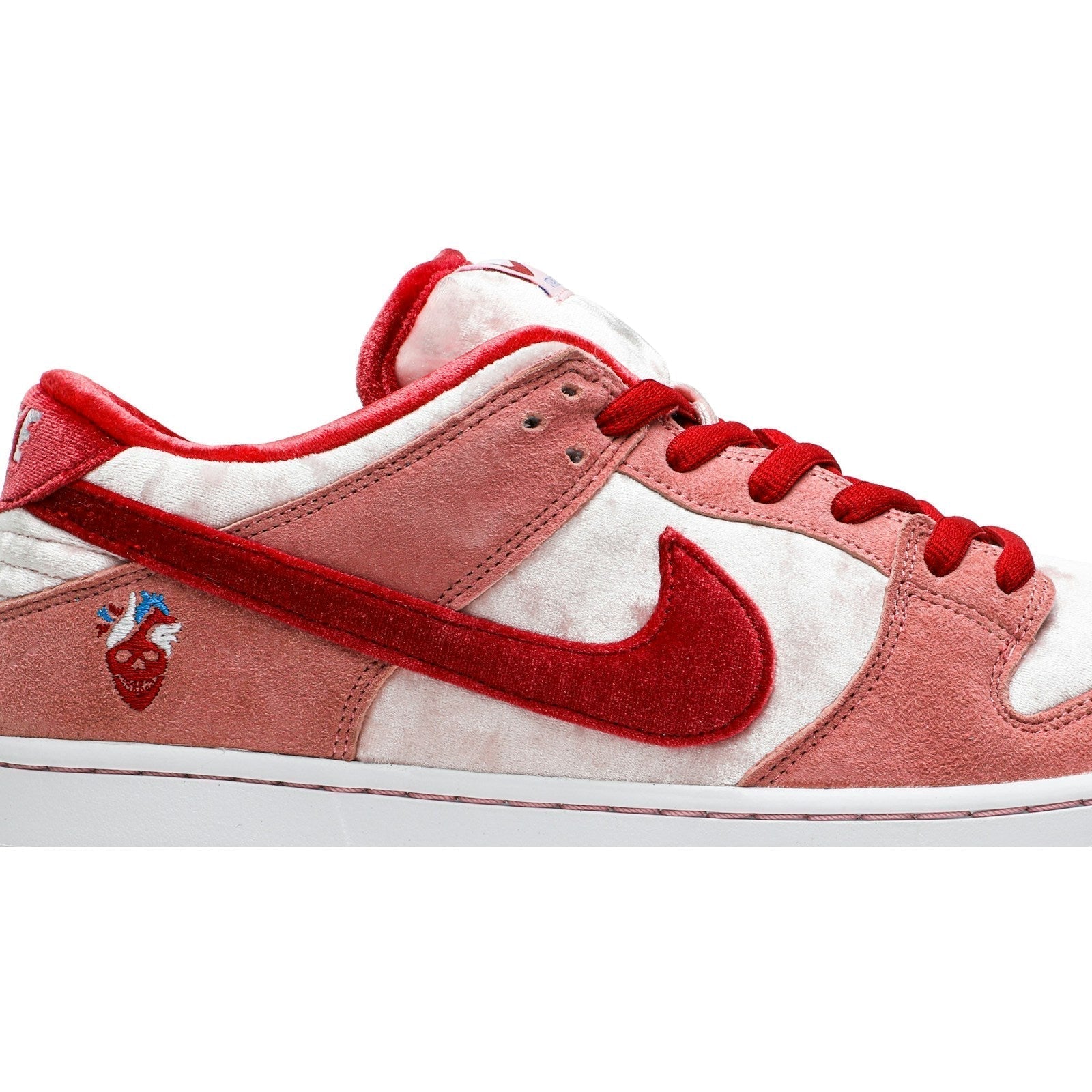 STRANGELOVE X NIKE SB DUNK LOW ‘VALENTINE’S DAY’